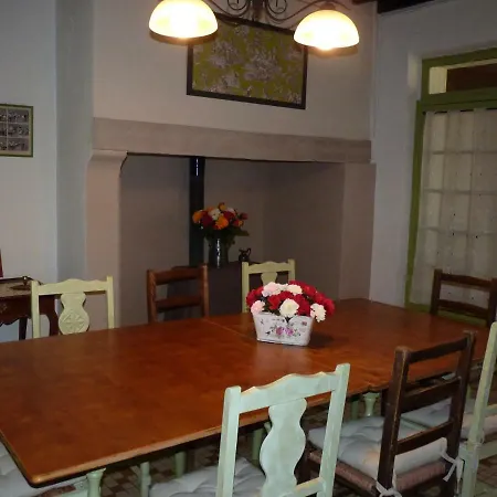 La Maison D´amazone Bed & Breakfast *